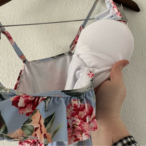 Chicwish Ruffled Floral Shirring Swim One-Piece Large NEW Soft Girl Romantic - Picture 6 of 15
